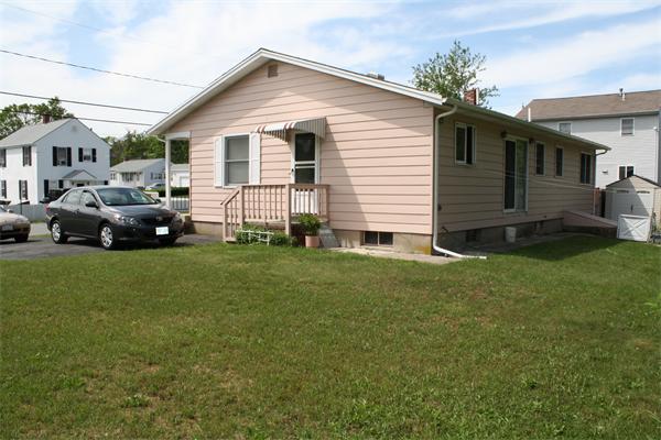 248 Sherman Road Somerset, MA 02726 - Photo 3 of 12 Gallery Image 3