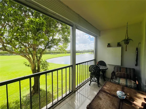 $1,850 | 9820 South Hollybrook Lake Drive, Unit 202, Pembroke Pines, FL 33025