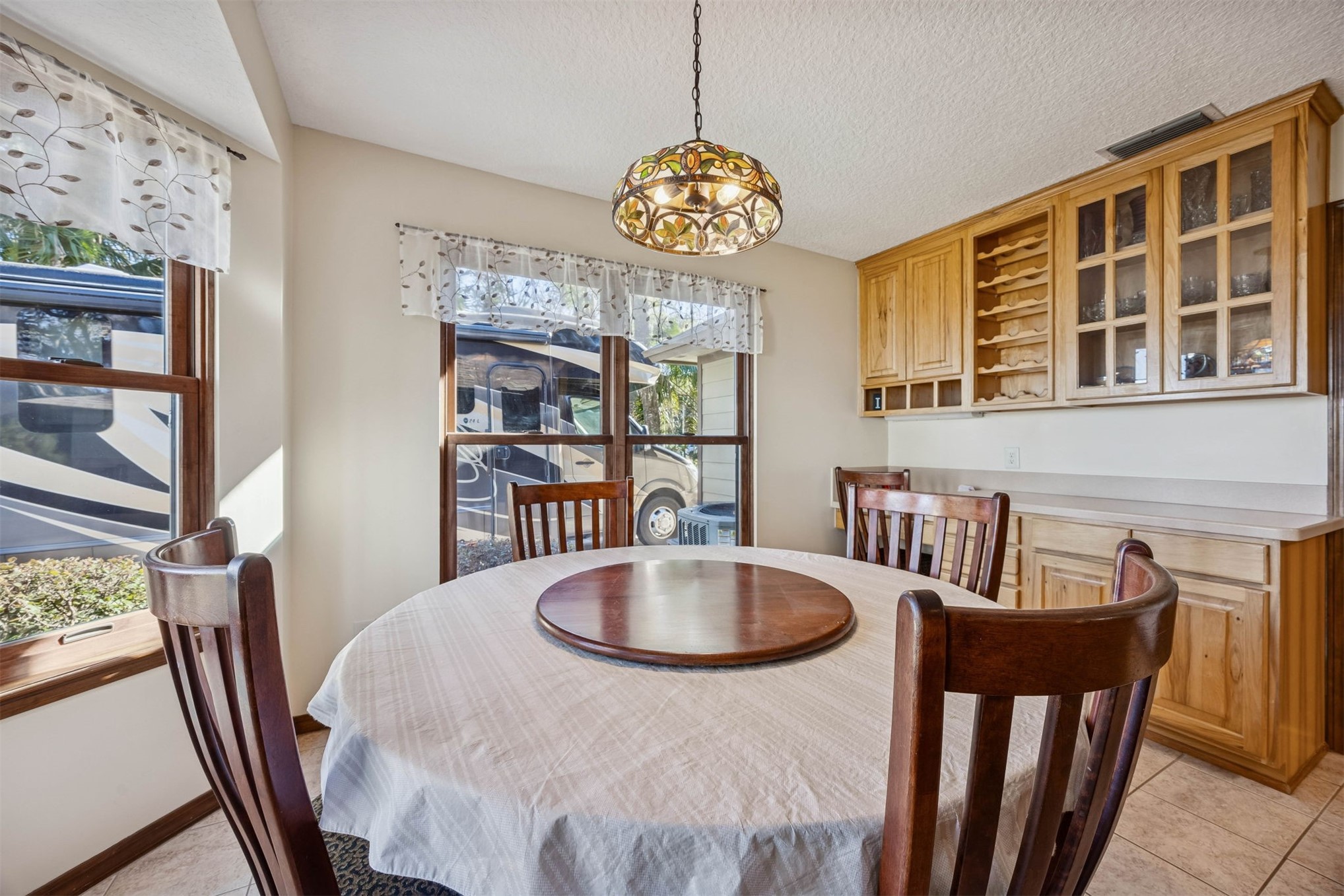 97146 Pirates Point Road Yulee, FL 32097 - Photo 23 of 74 Command Center/Beverage Bar for everyday living.