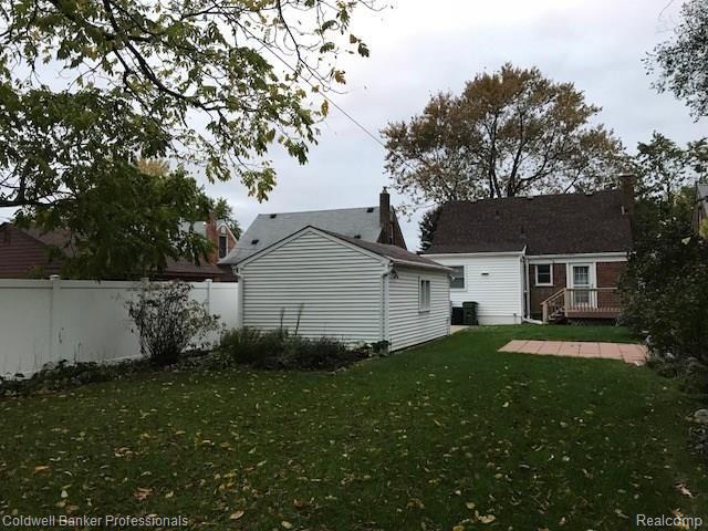 9911 Ruth Avenue Allen Park, MI 48101 - Photo 3 of 18 Exterior 3.jpg