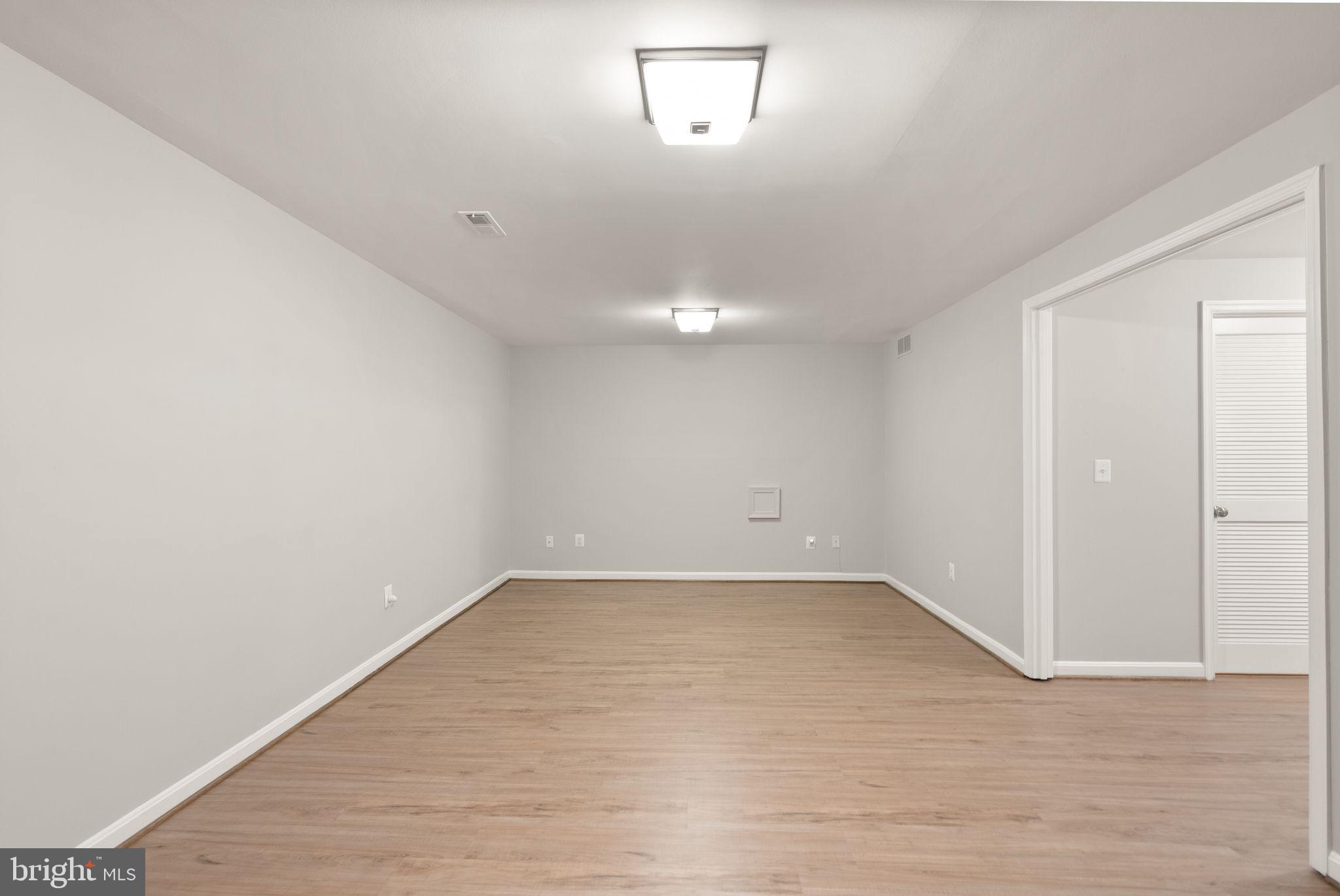 12056 Edgemere Circle Reston, VA 20190 - Photo 54 of 64