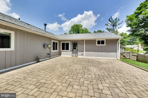 $650,000 | 422 Avondale Drive, Sterling, VA 20164