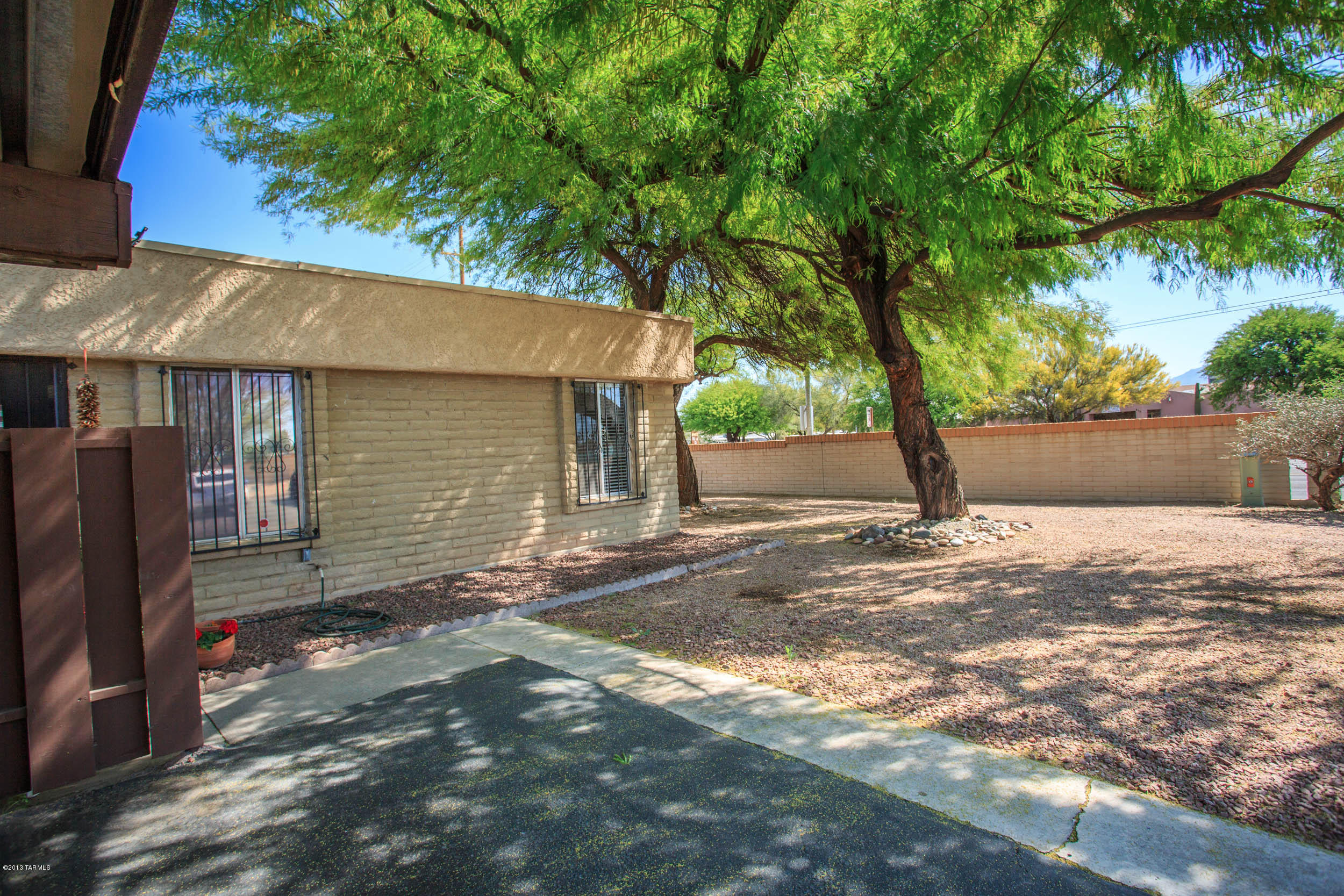 620 South Pantano Road, Unit A Tucson, AZ 85710 - Photo 3 of 29 Gallery Image 3