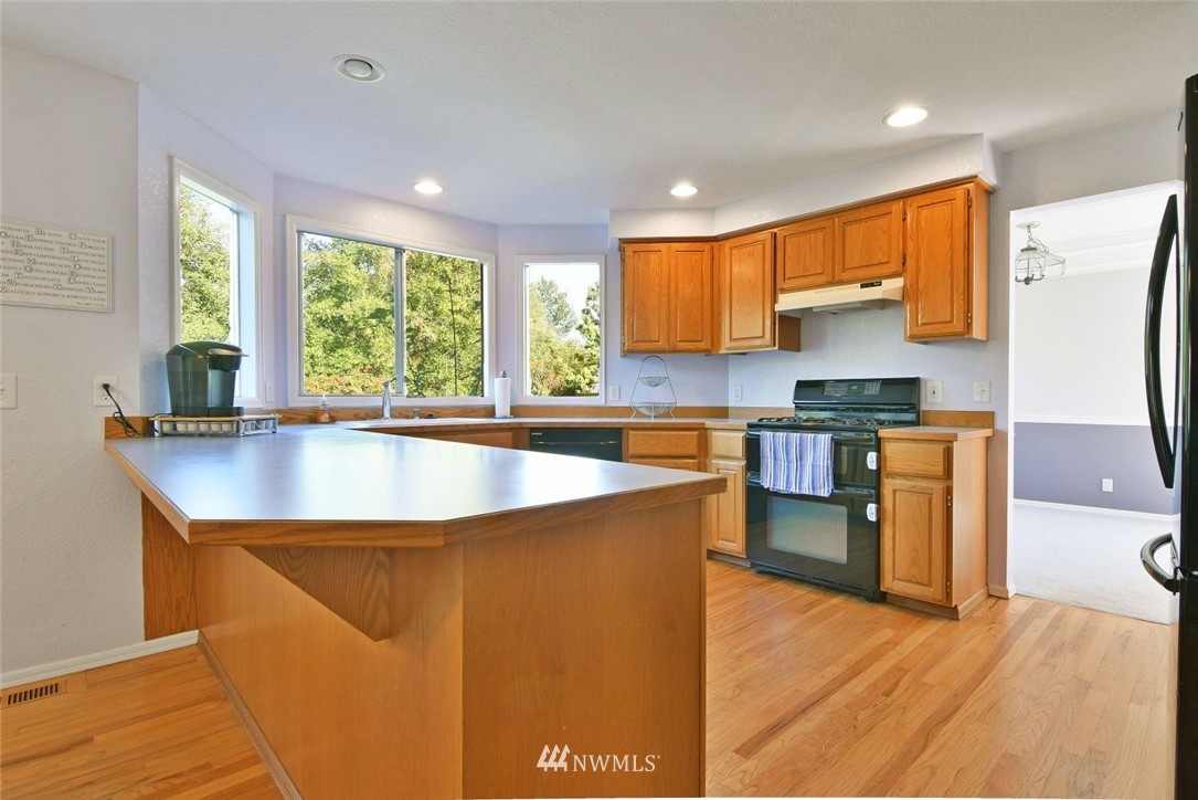 22405 6th Drive Southeast Bothell, WA 98021 - Photo 6 of 23 Gallery Image 6