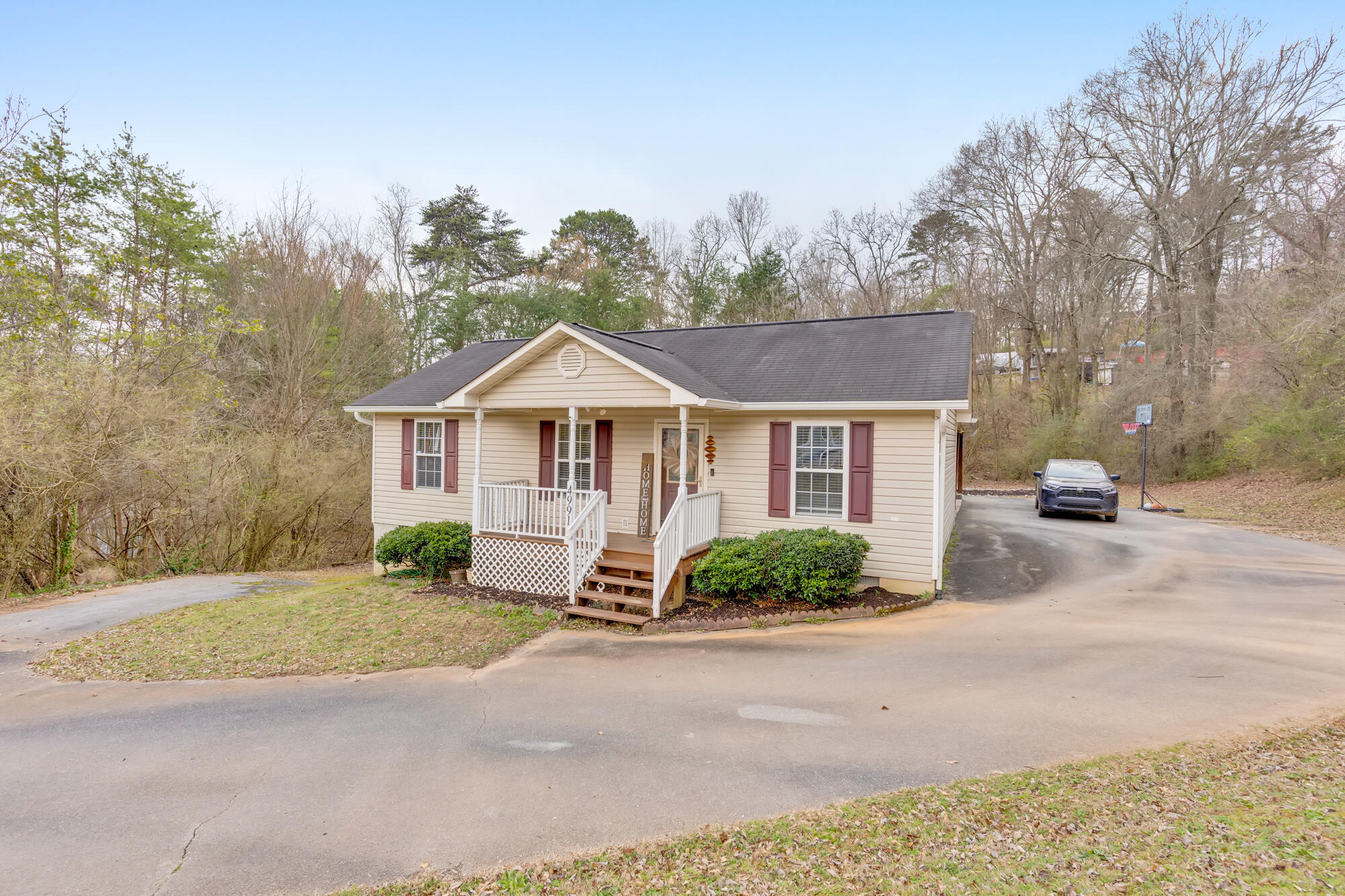 4991 Eldridge Road Hixson, TN 37343 - Photo 3 of 27 4991-Eldridge-MLS-Photos-3