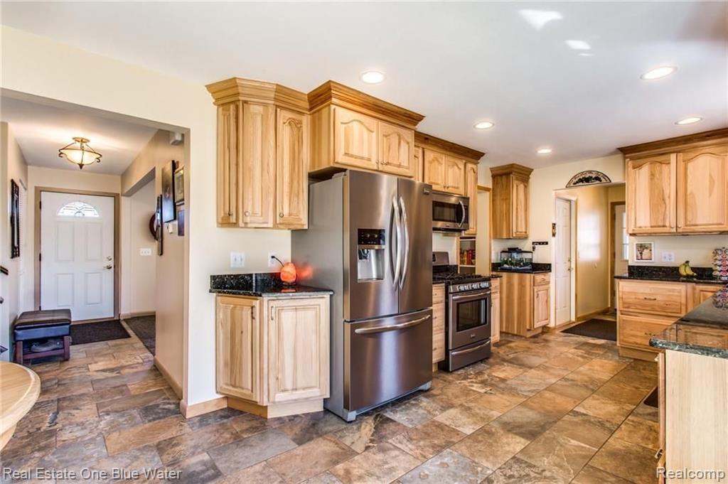 2286 River Road St. Clair, MI 48079 - Photo 9 of 34