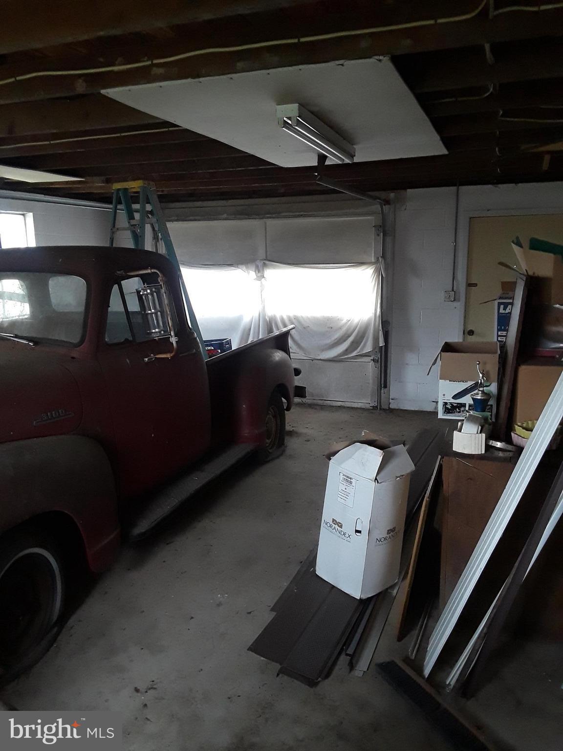 6114 Hess Road Hancock, MD 21750 - Photo 14 of 30 bay 2 or 2 in detached garage
