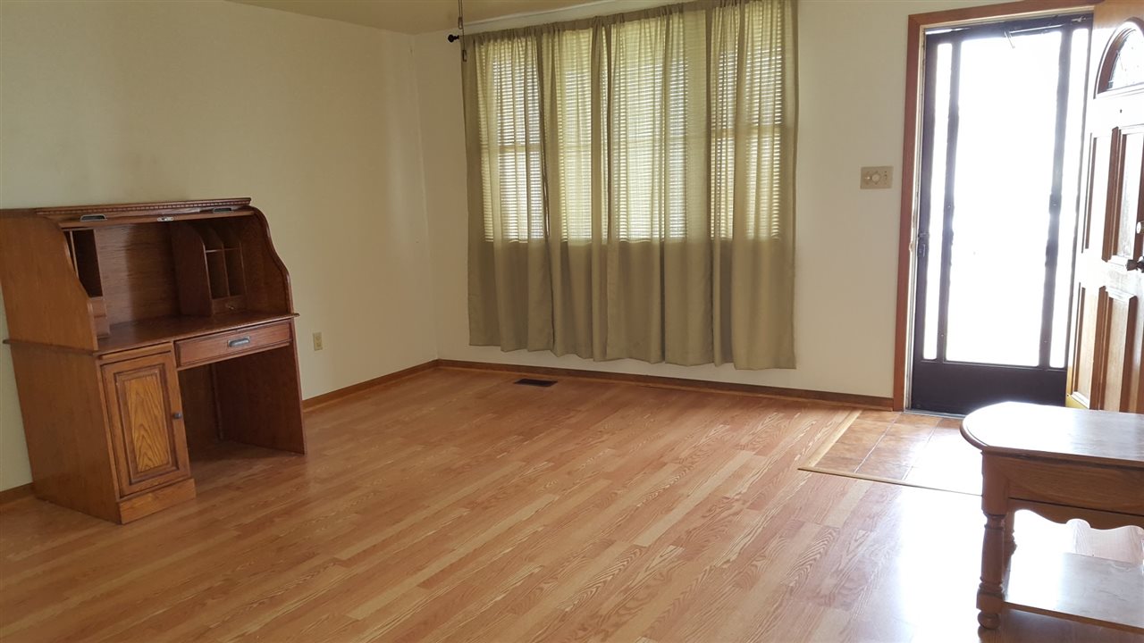 920 Edgar Street Evansville, IN 47710 - Photo 3 of 36