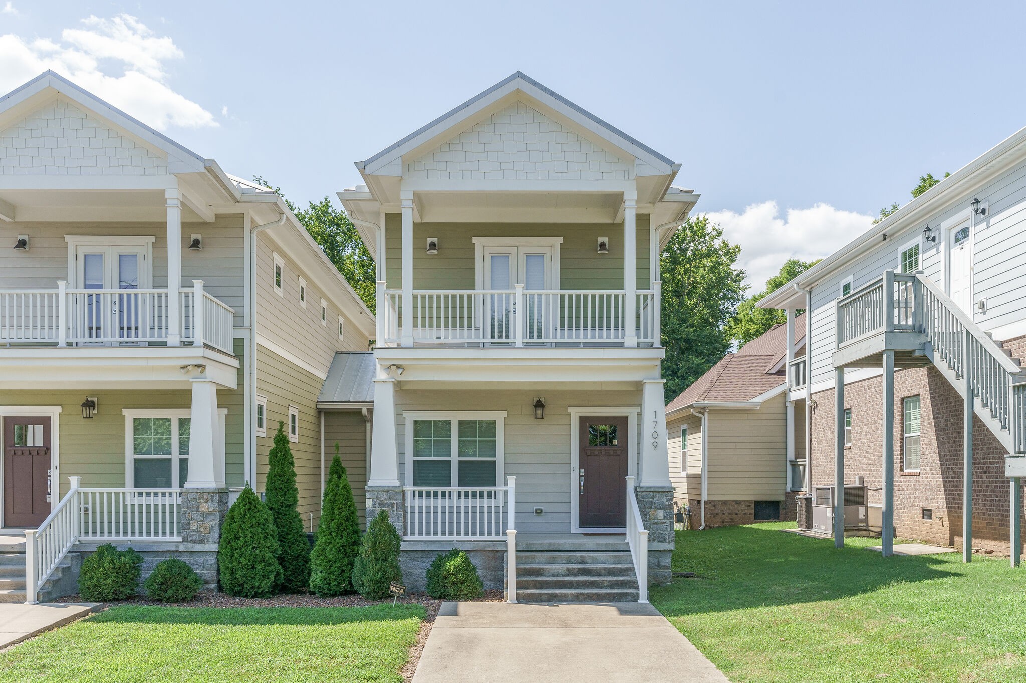 1711 Ridley Boulevard Nashville, TN 37203 - Photo 26 of 49 front view of a house with a yard