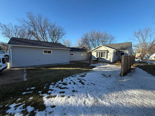 $184,900 | 505 West Van Dusen Street, Springfield, MN 56087
