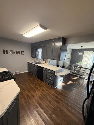 $184,900 | 505 West Van Dusen Street, Springfield, MN 56087