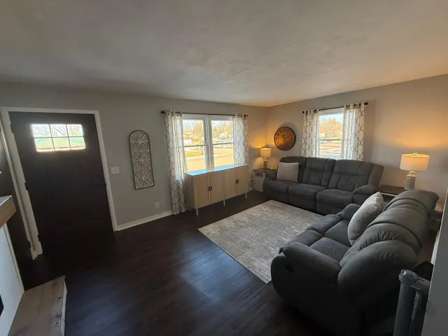 $184,900 | 505 West Van Dusen Street, Springfield, MN 56087