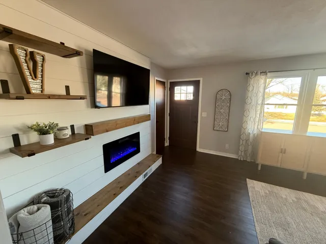 $184,900 | 505 West Van Dusen Street, Springfield, MN 56087