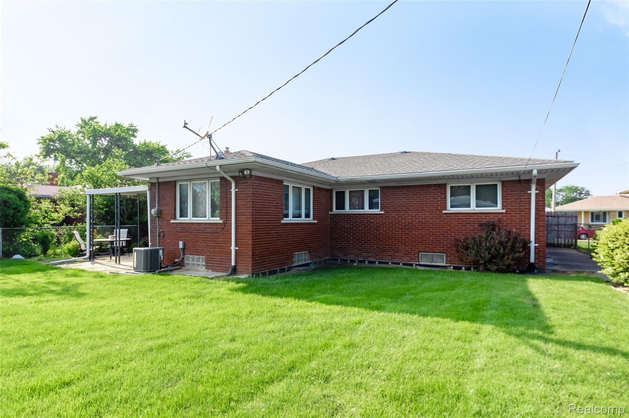 11056 Racine Road Warren, MI 48093 - Photo 24 of 24 24.jpg