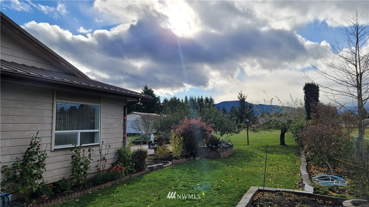 171 Mantle Road Sequim, WA 98382 - Photo 28 of 34 a view of a back yard