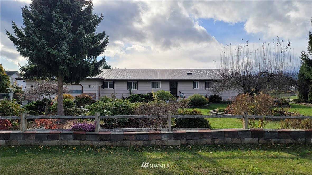 171 Mantle Road Sequim, WA 98382 - Photo 29 of 34 a view of house with swimming pool