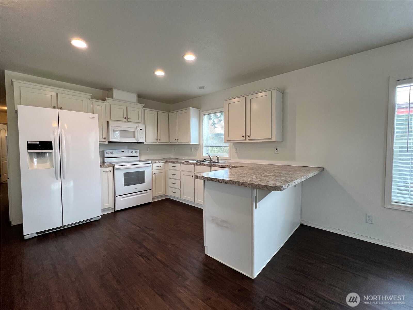 2101 South 324th Street, Unit 98 Federal Way, WA 98003 - Photo 9 of 25