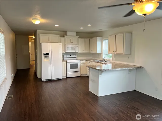 $110,000 | 2101 South 324th Street, Unit 98, Federal Way, WA 98003