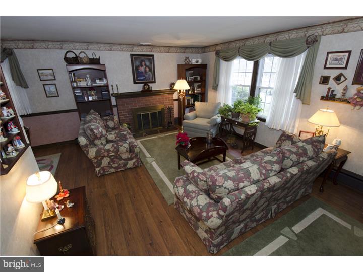 45 Laubert Road Conshohocken, PA 19428 - Photo 14 of 25 Living Room