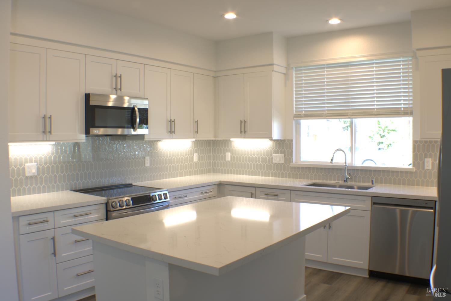2716 Amora Circle Santa Rosa, CA 95407 - Photo 16 of 46