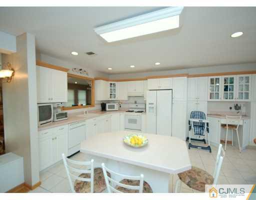 35 Parker Road Edison, NJ 08820 - Photo 4 of 8