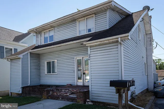 $1,100 | 426 Market Street, Unit 1, Lemoyne, PA 17043