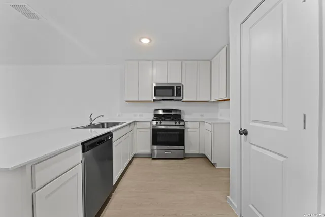 $220,000 | 2060 Powell Place, Converse, TX 78109