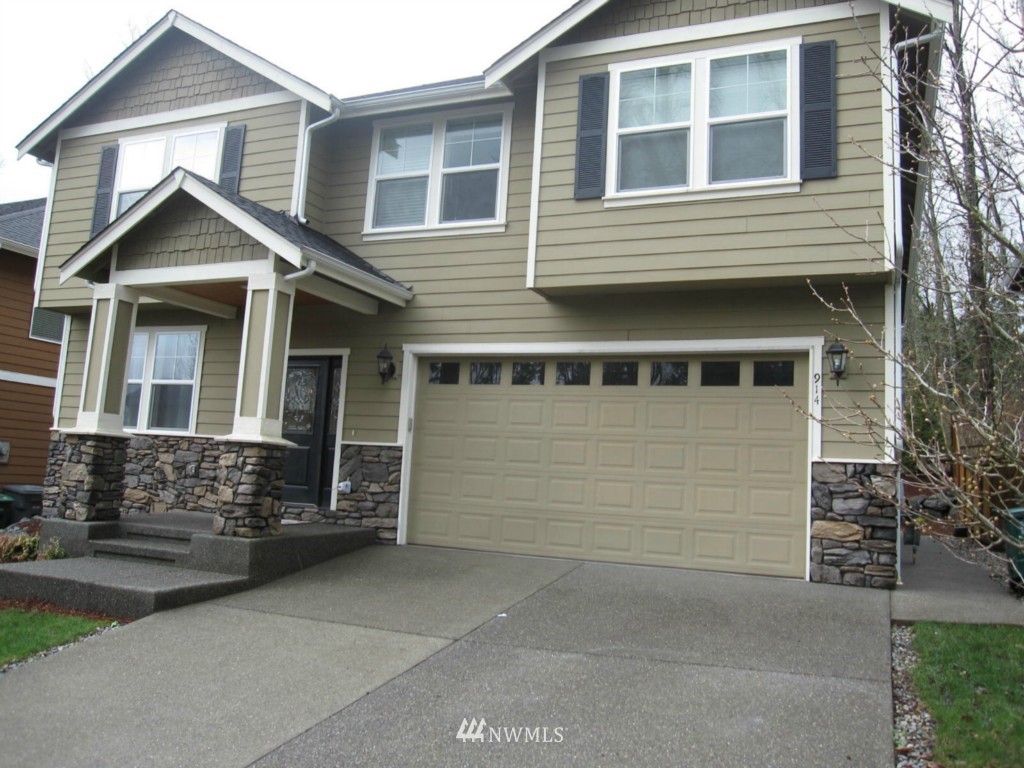 914 South 34th Place Renton, WA 98055 - Photo 1 of 21