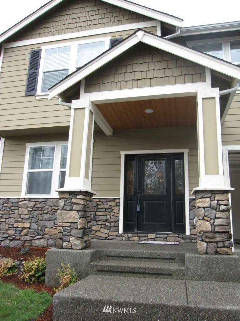 914 South 34th Place Renton, WA 98055 - Photo 2 of 21