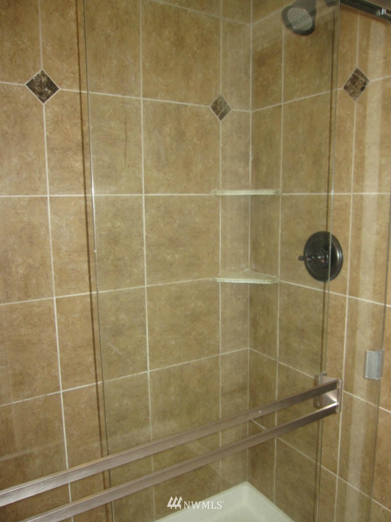 914 South 34th Place Renton, WA 98055 - Photo 17 of 21
