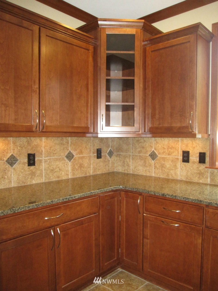 914 South 34th Place Renton, WA 98055 - Photo 4 of 21