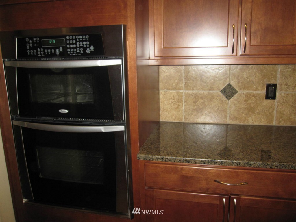 914 South 34th Place Renton, WA 98055 - Photo 5 of 21