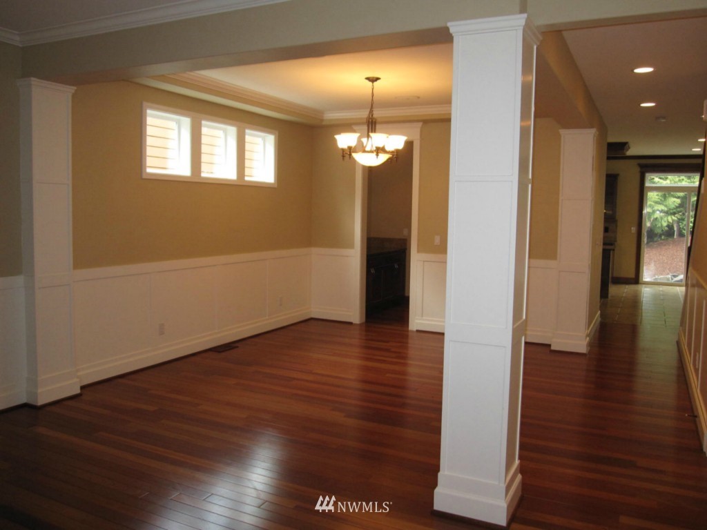 914 South 34th Place Renton, WA 98055 - Photo 7 of 21
