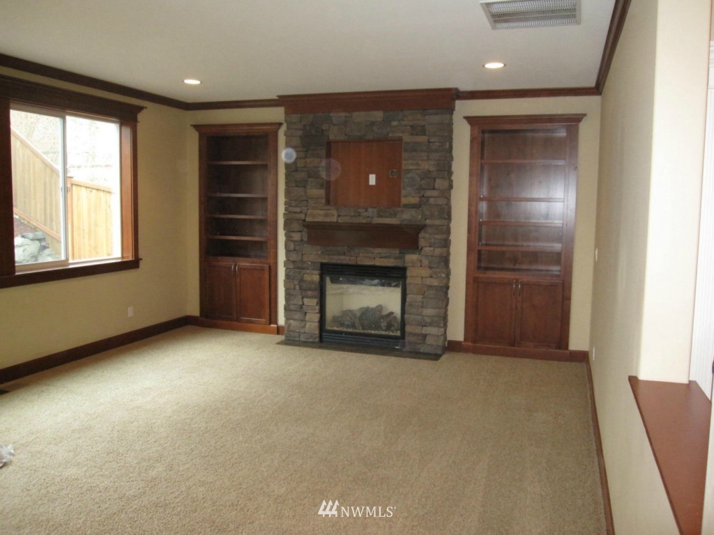 914 South 34th Place Renton, WA 98055 - Photo 9 of 21