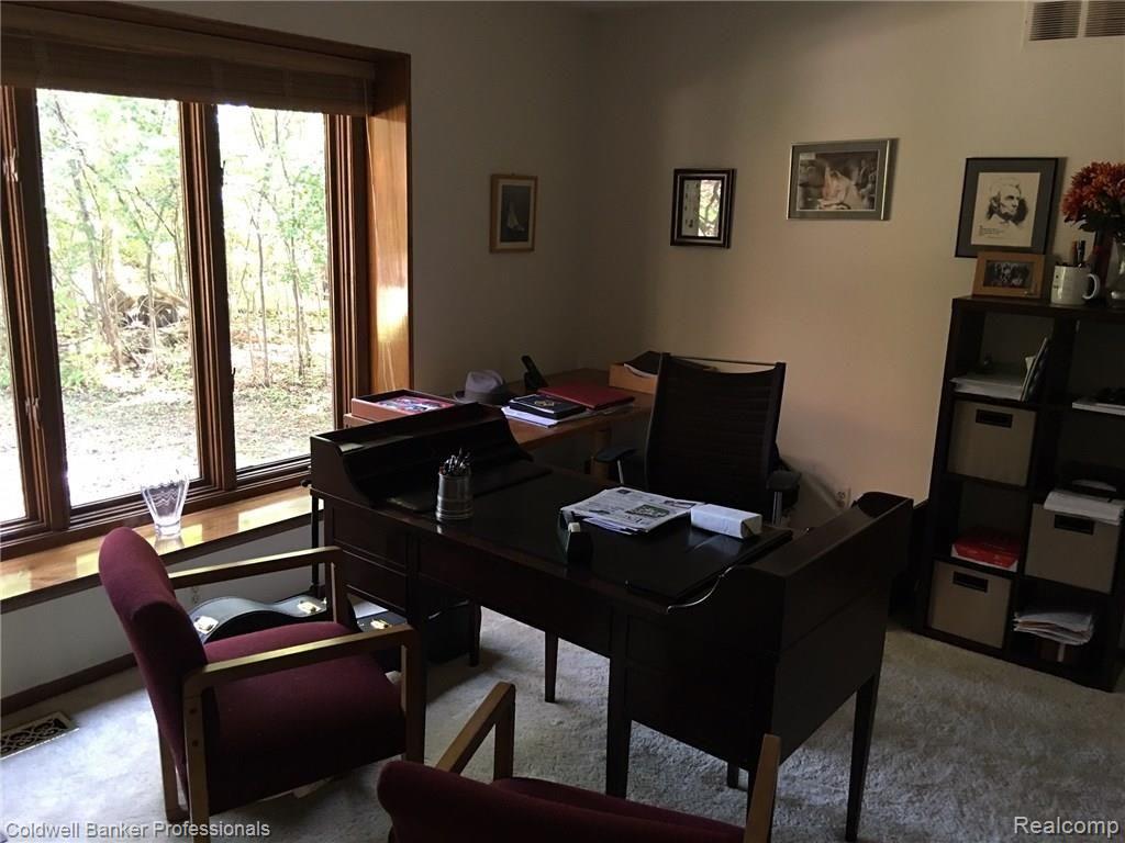 31175 Lahser Road Beverly Hills, MI 48025 - Photo 14 of 21