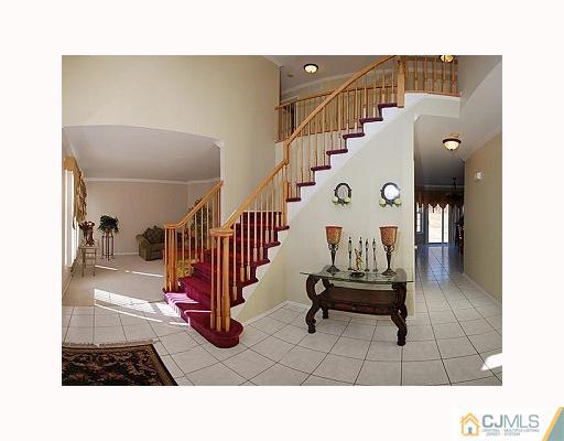 3 Stratton Road Old Bridge, NJ 07747 - Photo 5 of 10 a living room with furniture