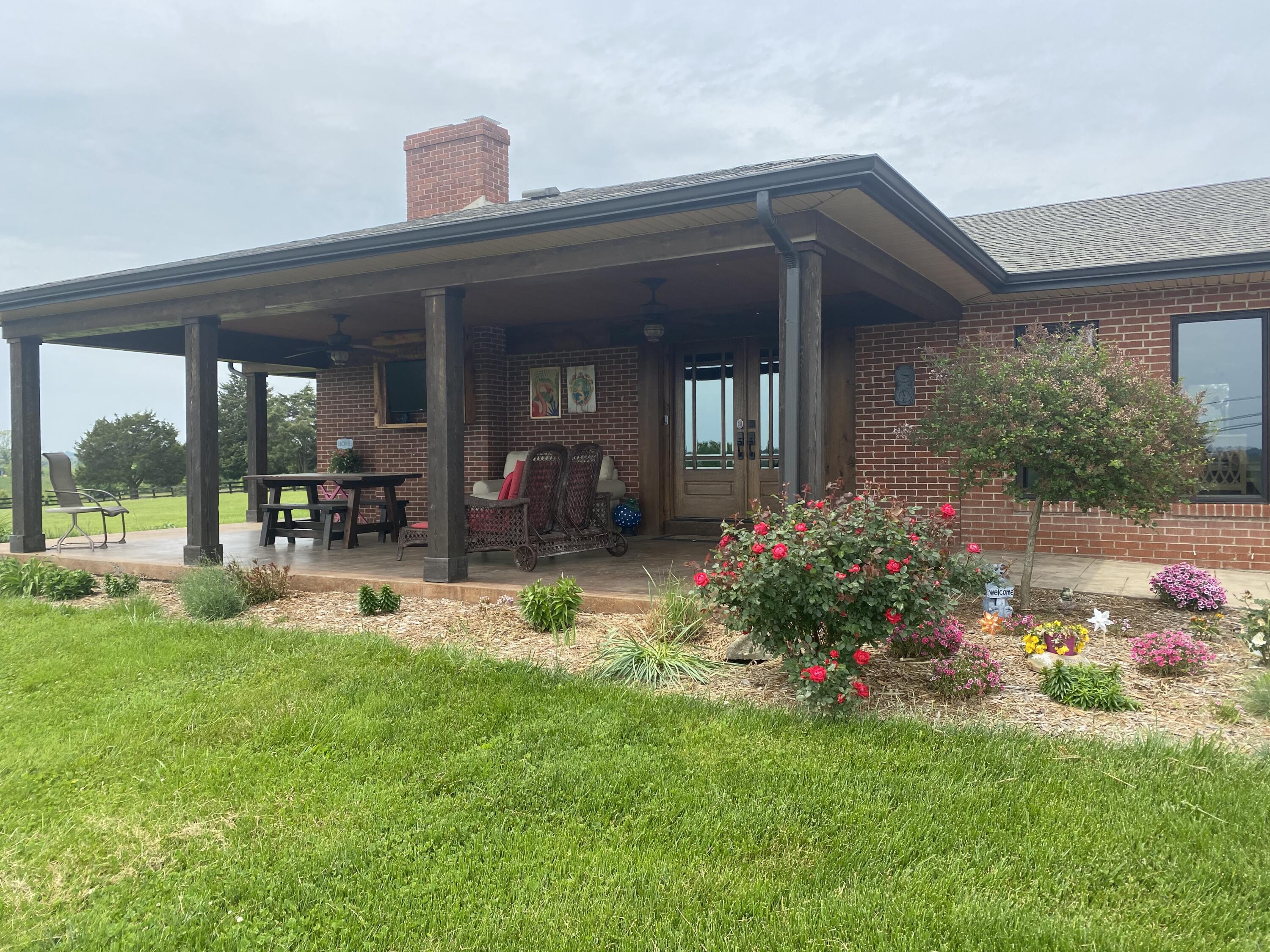 2079 Red House Road Richmond, KY 40475 - Photo 3 of 171 F504A352-CC02-4641-9729-FAEC21A7E58A