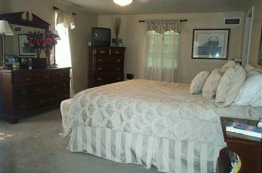 323 Edgewood Road Forest Hills, PA 15221 - Photo 5 of 8 Other.