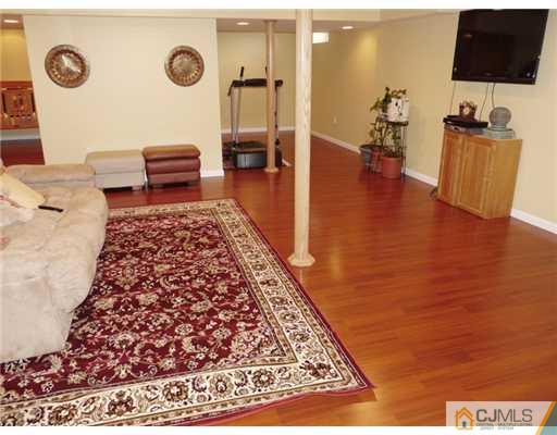 2 Lexington Road Monmouth Junction, NJ 08852 - Photo 11 of 20 Gallery Image 11