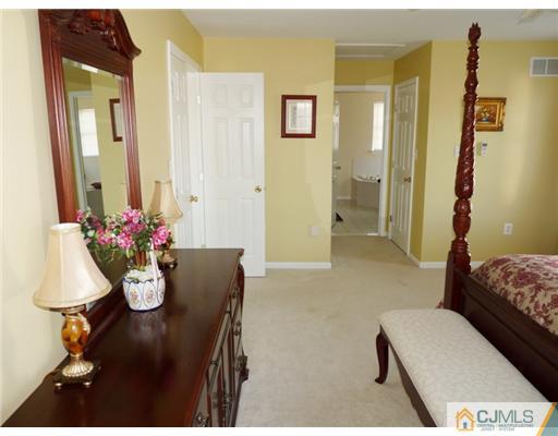 2 Lexington Road Monmouth Junction, NJ 08852 - Photo 15 of 20 Gallery Image 15