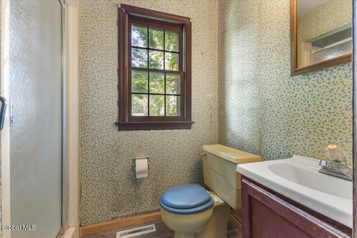 66 Pheasant Ridge Drive Colonie, NY 12211 - Photo 16 of 30 Primary Bathroom