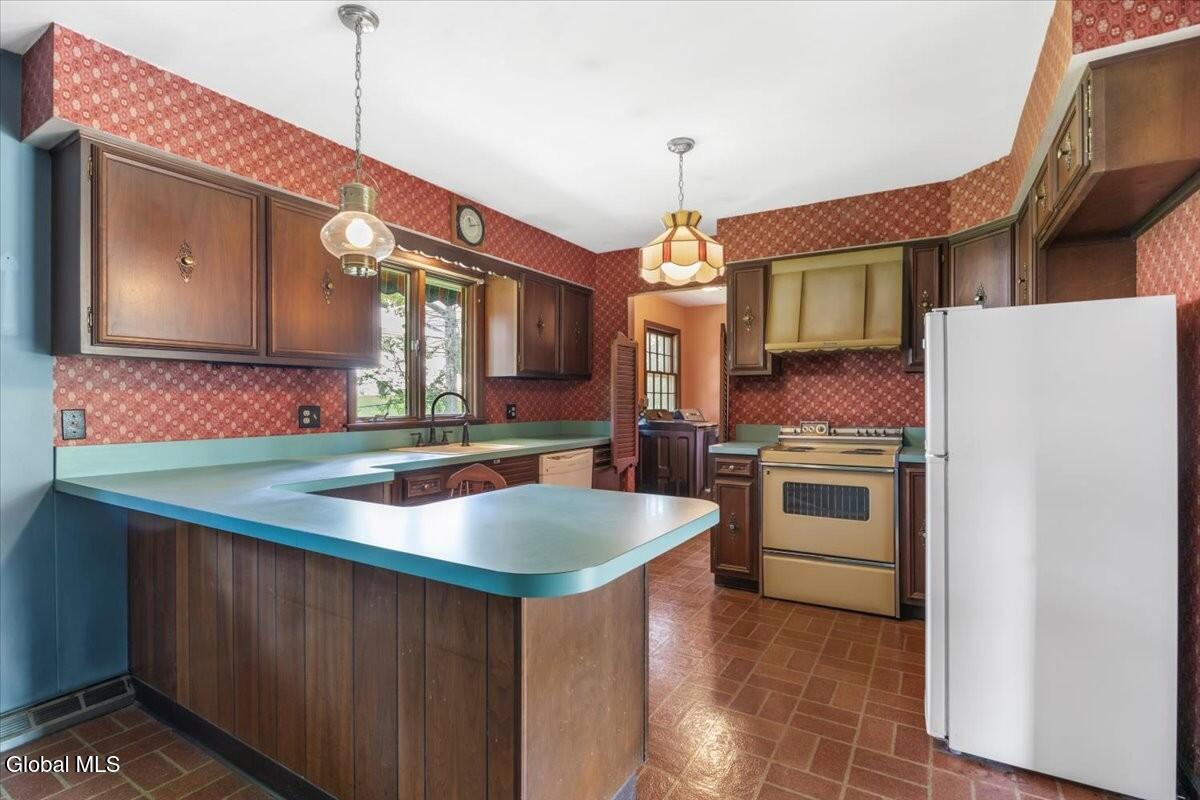 66 Pheasant Ridge Drive Colonie, NY 12211 - Photo 8 of 30 Kitchen