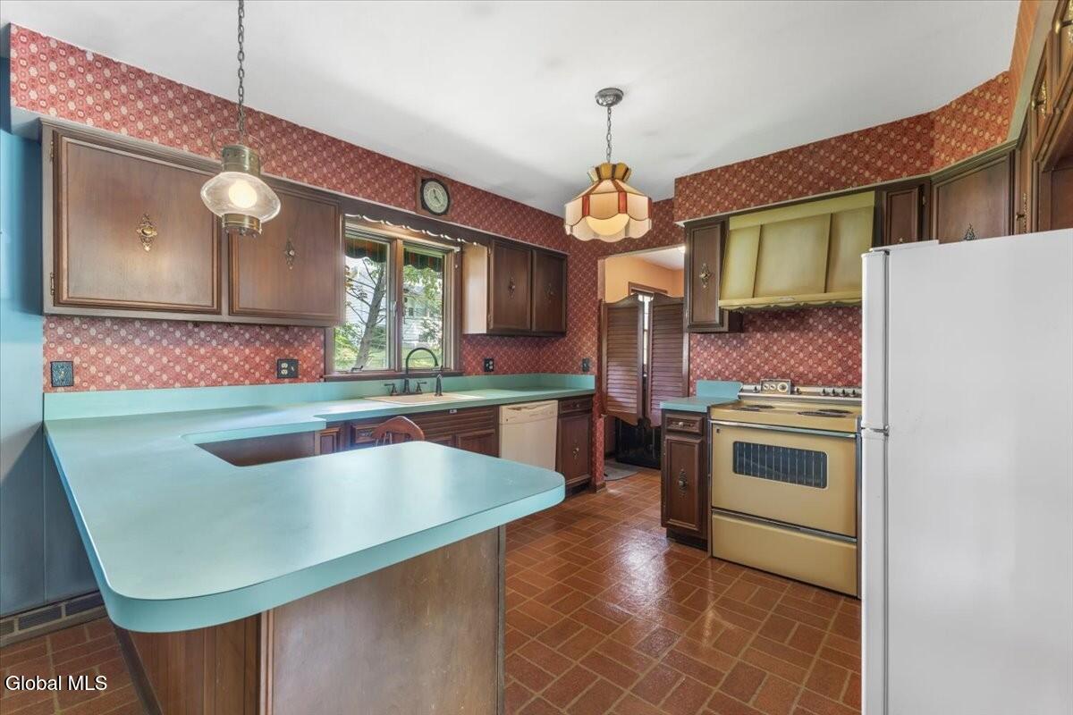 66 Pheasant Ridge Drive Colonie, NY 12211 - Photo 9 of 30 Kitchen