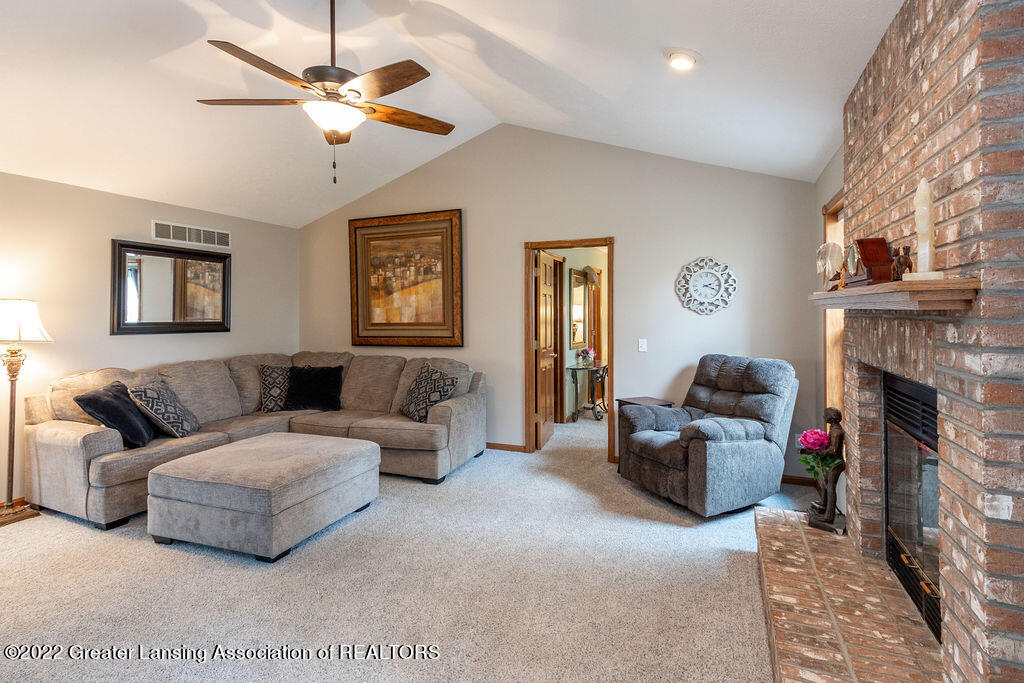 337 Crosswind Drive Dimondale, MI 48821 - Photo 8 of 44 Final-27