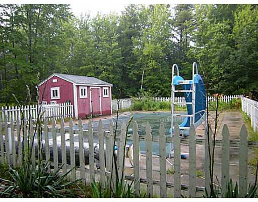 79 Orchard Road Cumberland, ME 04021 - Photo 21 of 22 Swimming Pool/Hot Tub/Sauna....