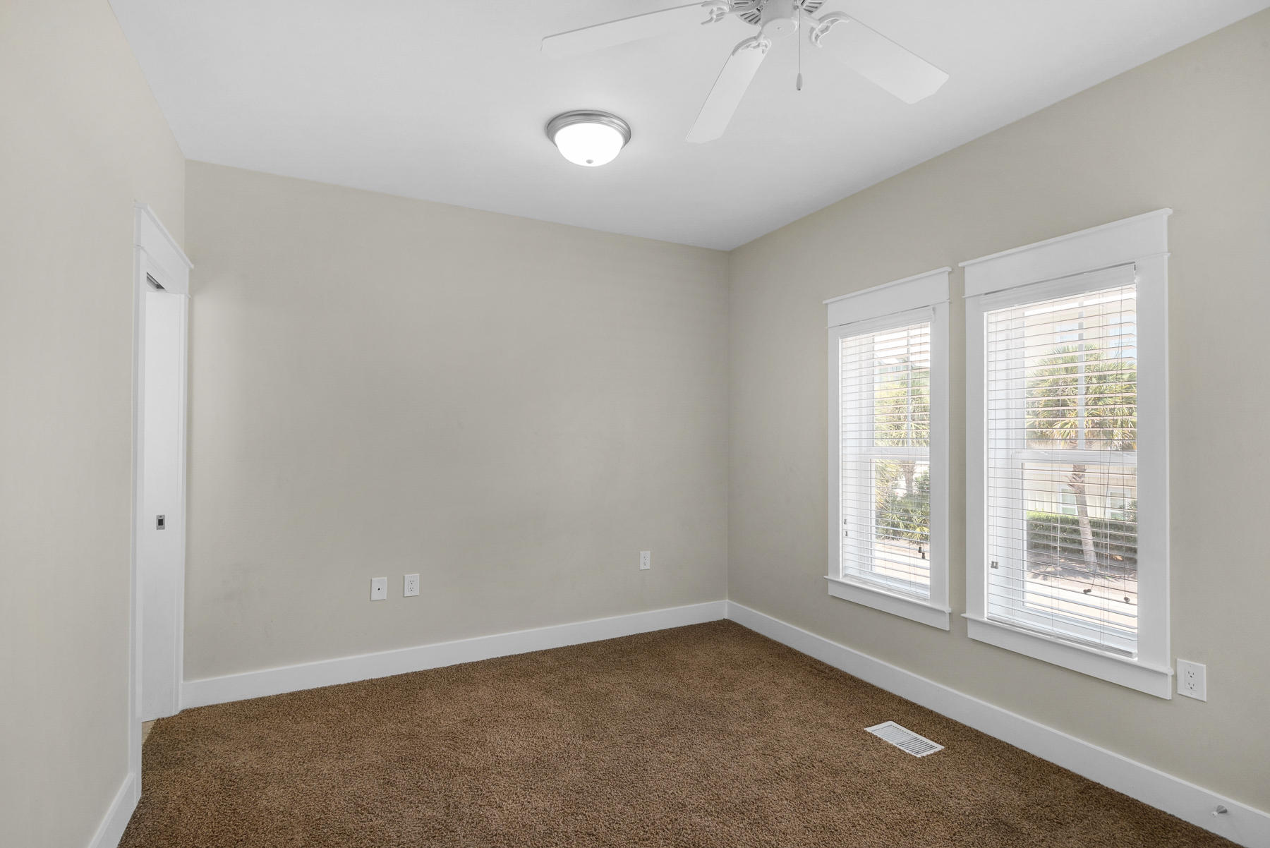 7 Seaspring Cove Santa Rosa Beach, FL 32459 - Photo 27 of 46 an empty room with a window