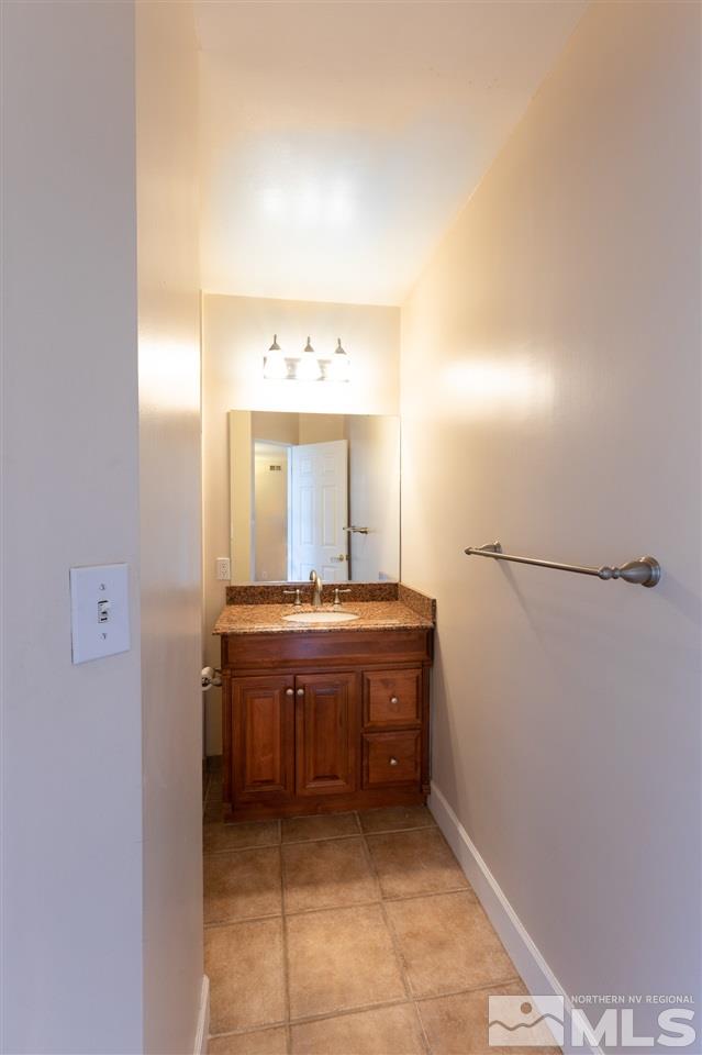 280 Island, Unit 703 Reno, NV 89501 - Photo 20 of 34 a room with painting and a table
