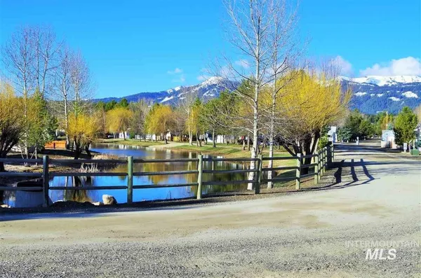 $218,999 | 514 North Sawyer Street, Unit E13, Cascade, ID 83611