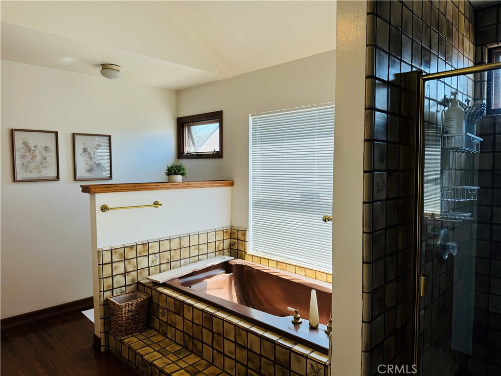87 Rivo Alto Canal Long Beach, CA 90803 - Photo 27 of 34 a room with storage and utility