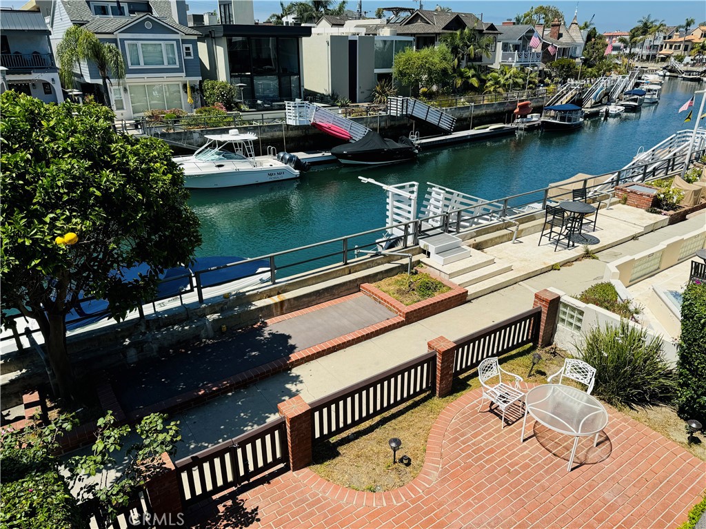 87 Rivo Alto Canal Long Beach, CA 90803 - Photo 32 of 34 an aerial view of a house with a ocean view